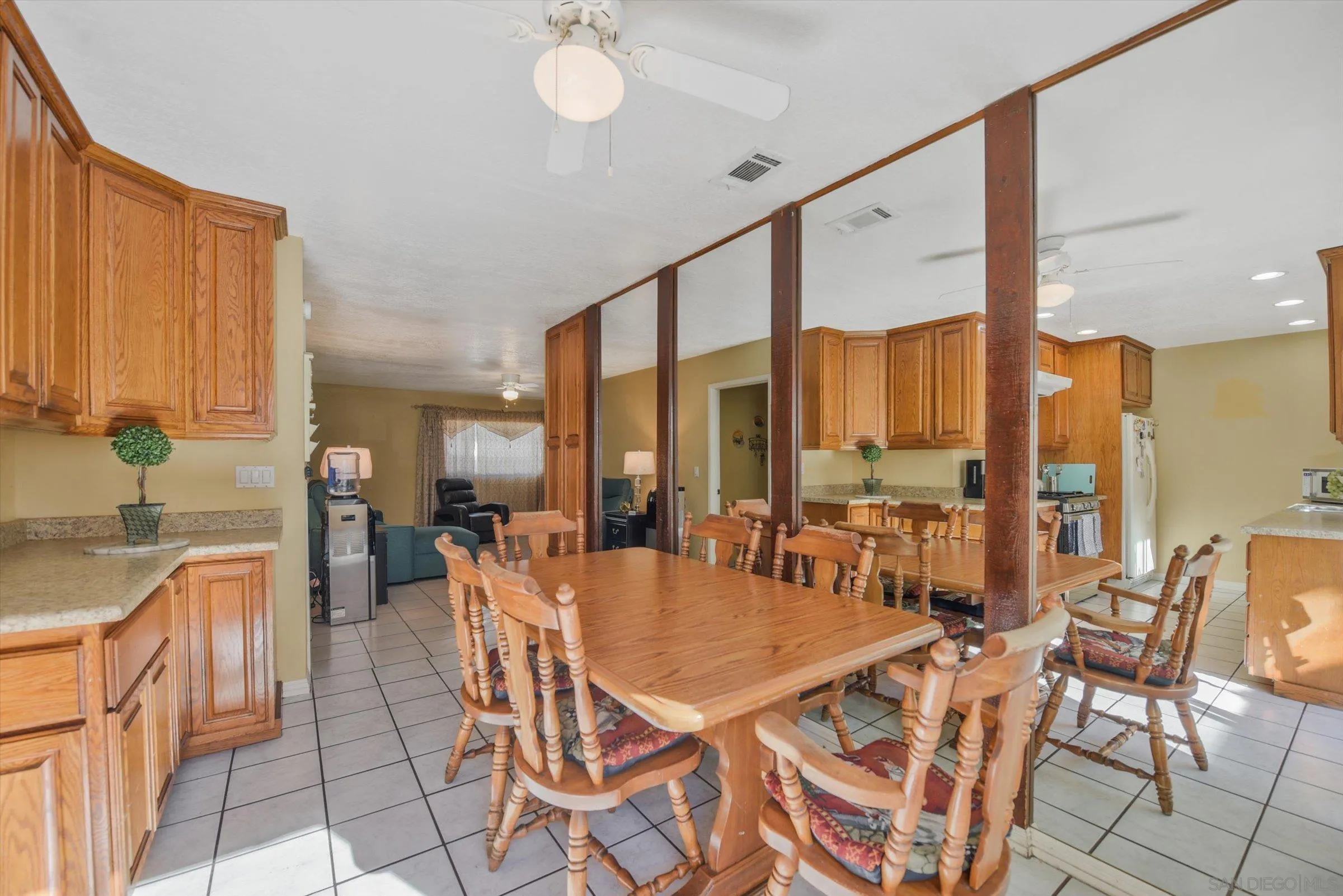625 Kempton Street Spring Valley, CA 91977 - Photo 8 of 36 Gallery Image 8