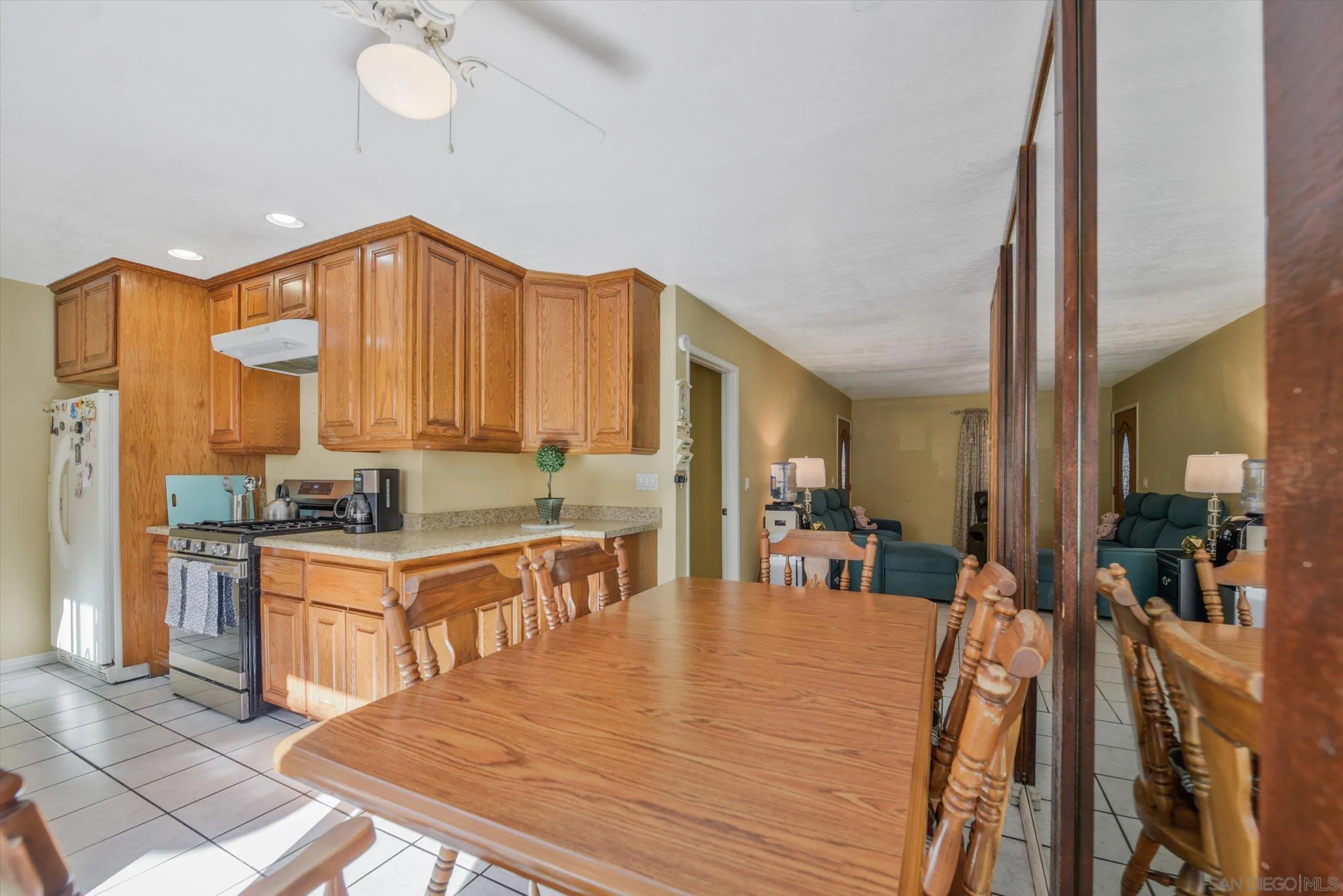 625 Kempton Street Spring Valley, CA 91977 - Photo 9 of 36 Gallery Image 9