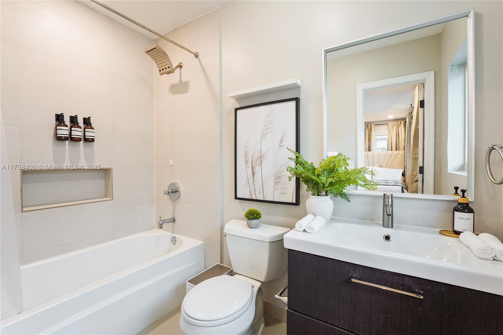 2820 Northeast 60th Street Fort Lauderdale, FL 33308 - Photo 11 of 15