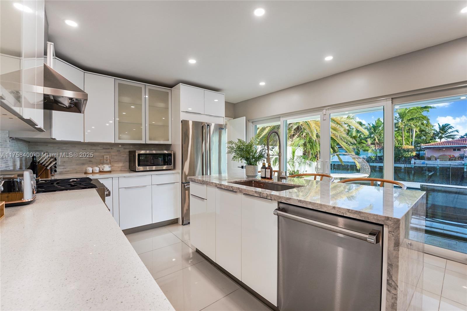 2820 Northeast 60th Street Fort Lauderdale, FL 33308 - Photo 7 of 15