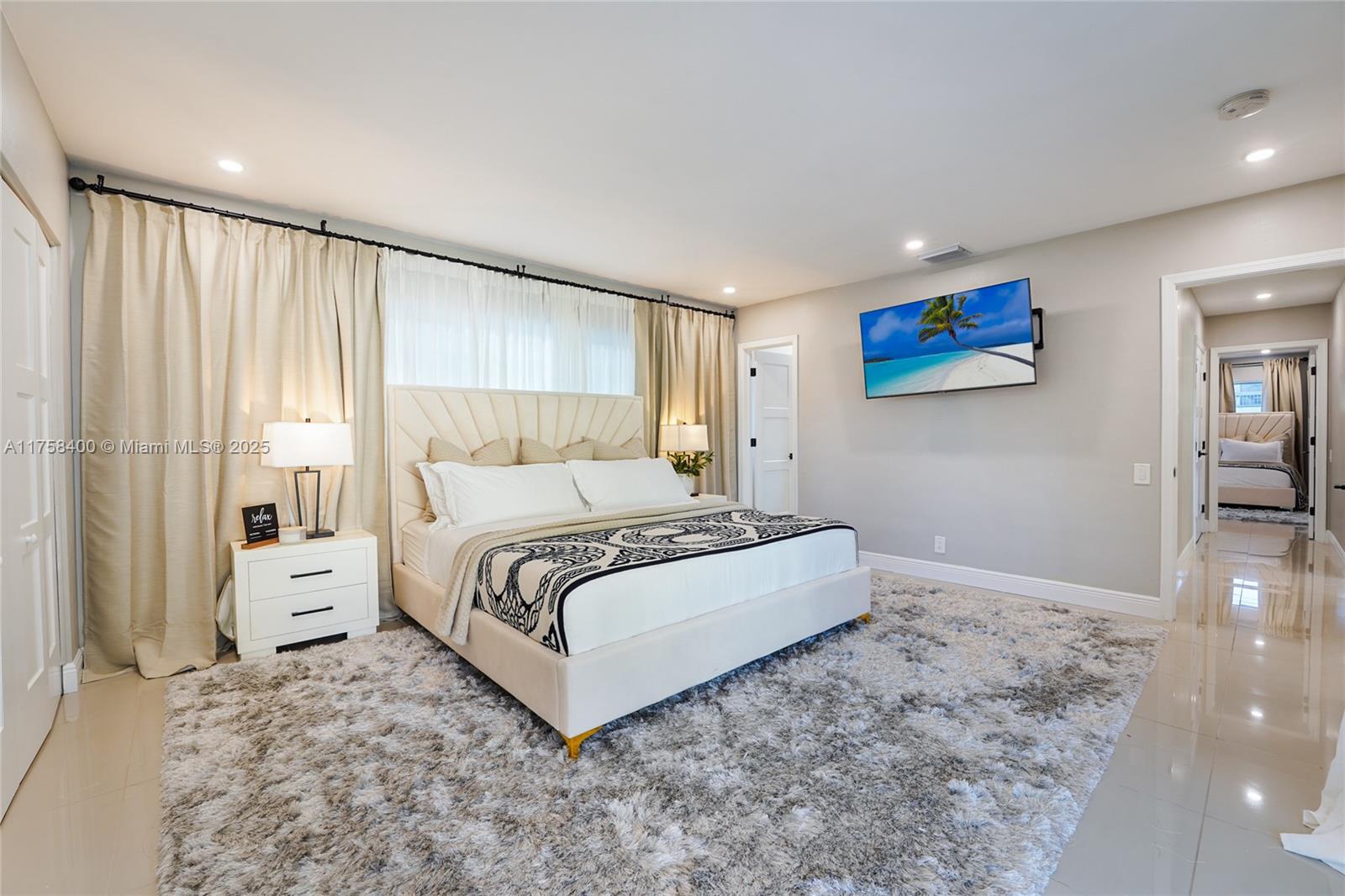 2820 Northeast 60th Street Fort Lauderdale, FL 33308 - Photo 8 of 15