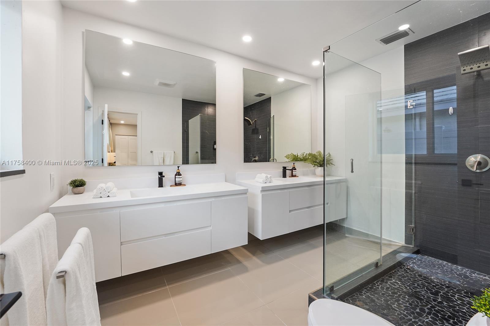 2820 Northeast 60th Street Fort Lauderdale, FL 33308 - Photo 9 of 15