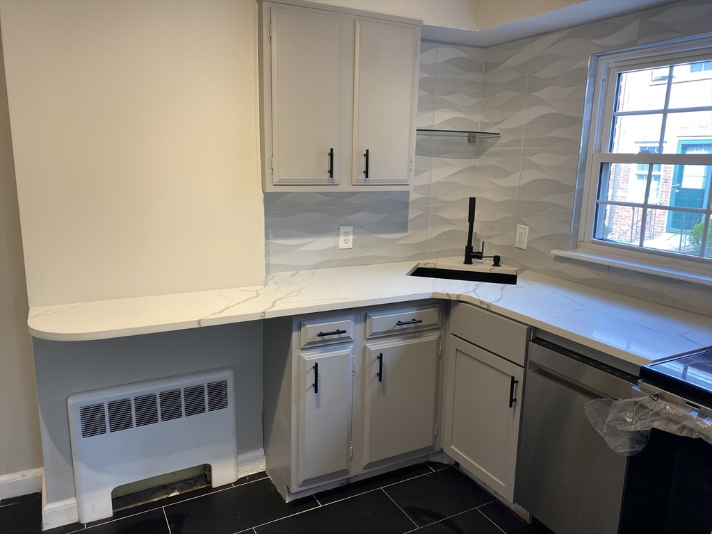 33 Charlesbank Road, Unit 33 Newton, MA 02458 - Photo 25 of 27