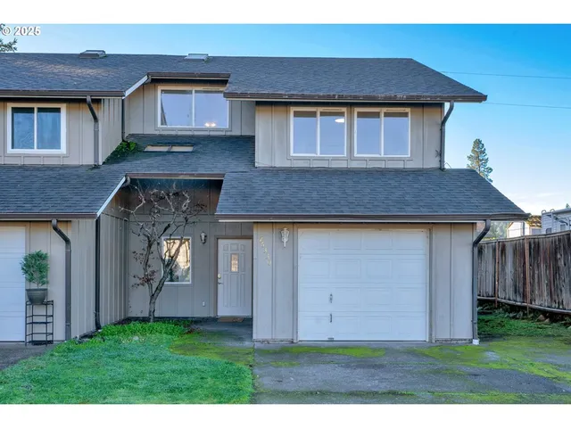 $239,000 | 76330 Rainbow Road, Oakridge, OR 97463