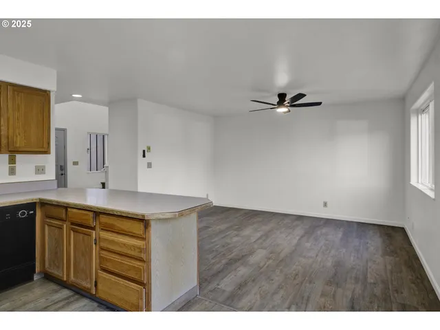 $239,000 | 76330 Rainbow Road, Oakridge, OR 97463