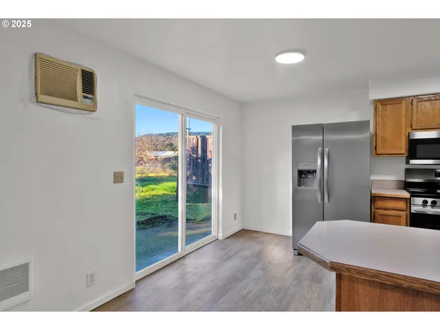 $239,000 | 76330 Rainbow Road, Oakridge, OR 97463