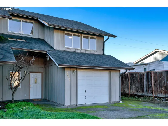 $239,000 | 76330 Rainbow Road, Oakridge, OR 97463