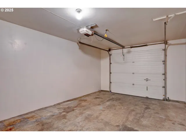 $239,000 | 76330 Rainbow Road, Oakridge, OR 97463