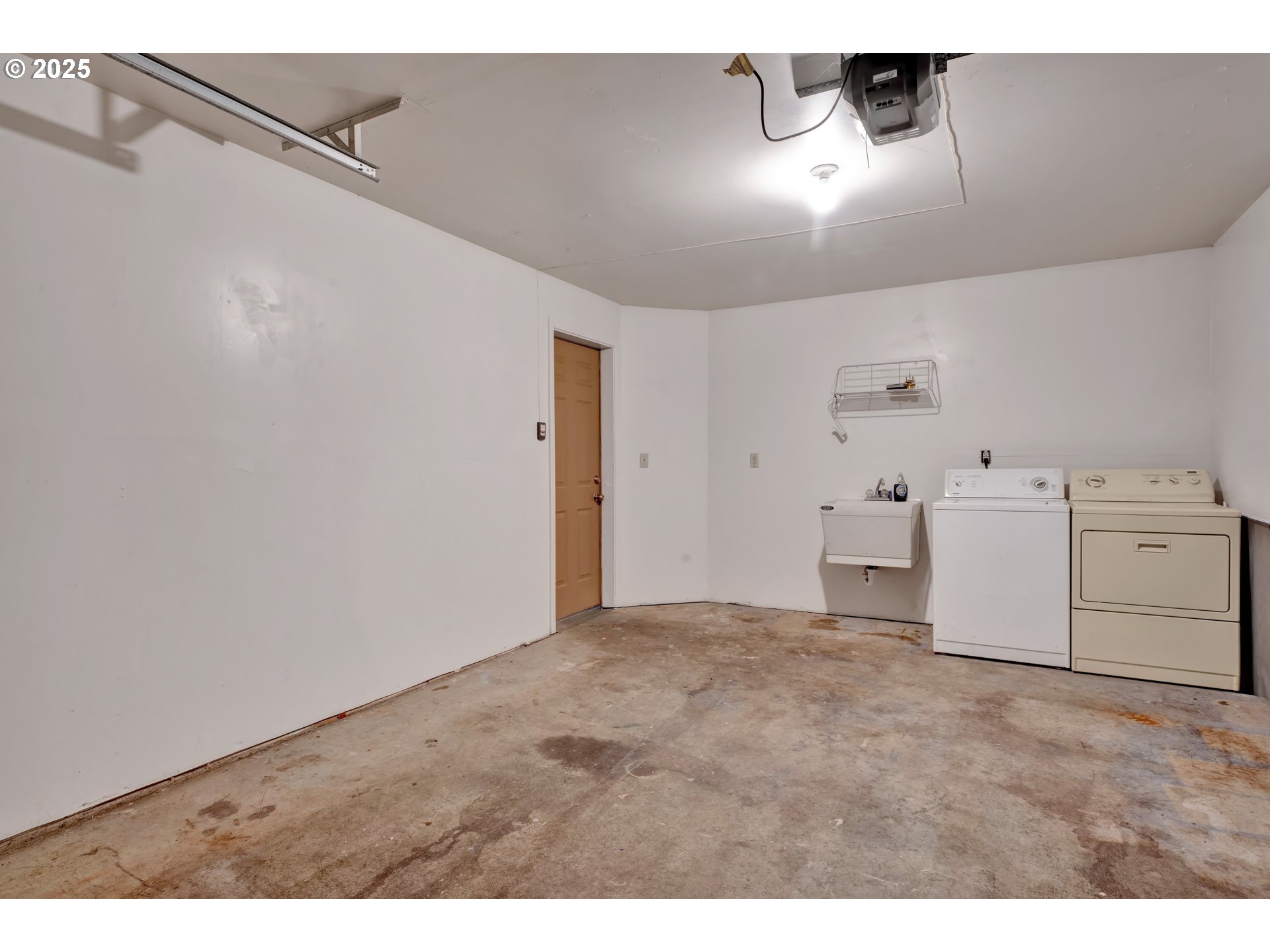 76330 Rainbow Road Oakridge, OR 97463 - Photo 28 of 34