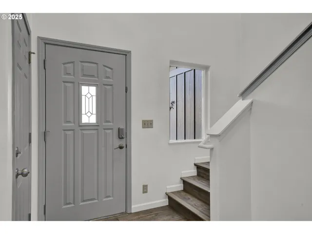 $239,000 | 76330 Rainbow Road, Oakridge, OR 97463