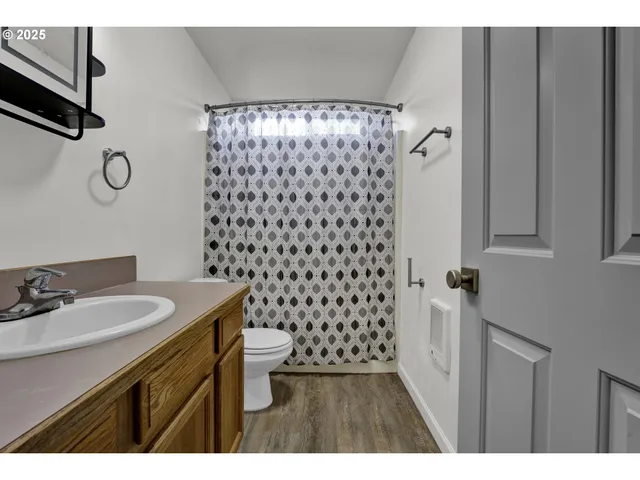 $239,000 | 76330 Rainbow Road, Oakridge, OR 97463