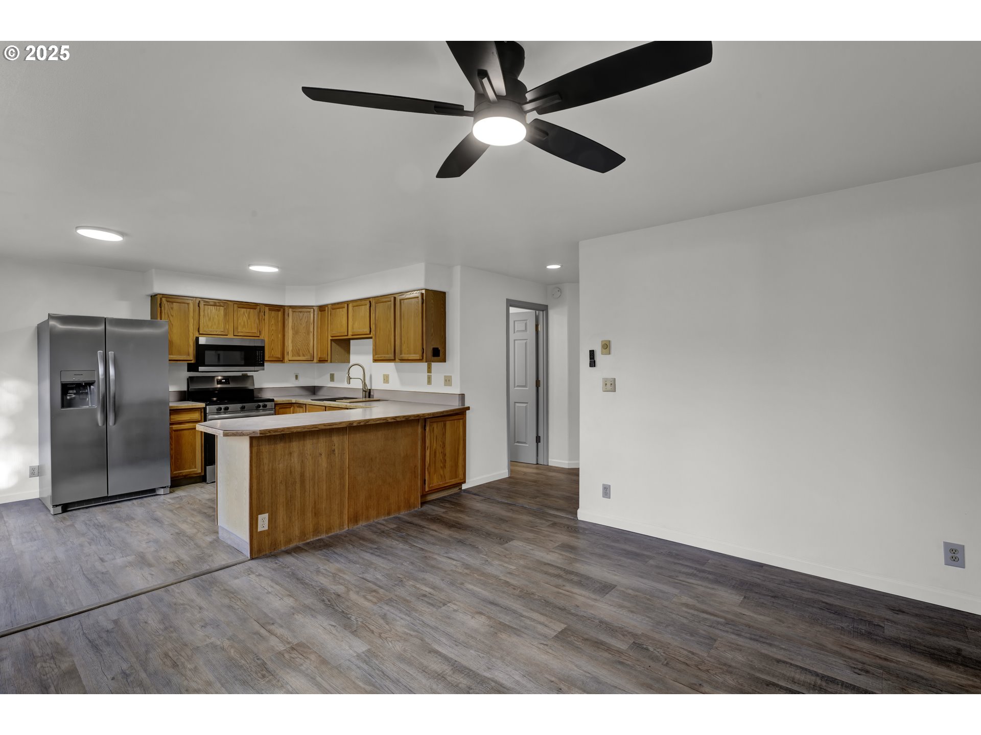 76330 Rainbow Road Oakridge, OR 97463 - Photo 10 of 34