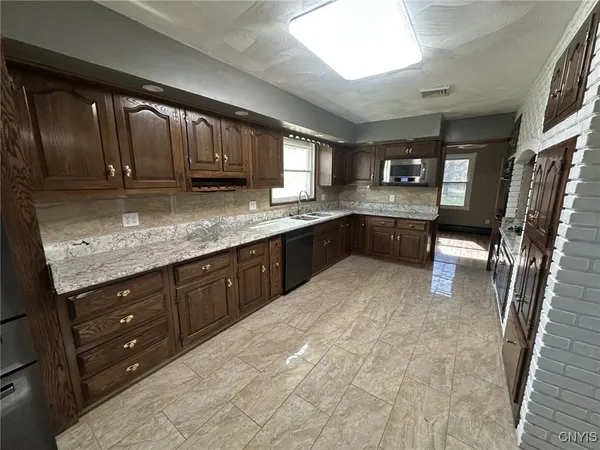 $629,000 | 10434 Mapledale Road, Trenton, NY 13304