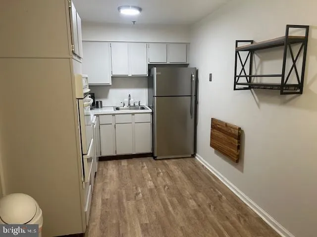 $1,700 | 1600 Church Road, Unit C301, Wyncote, PA 19095