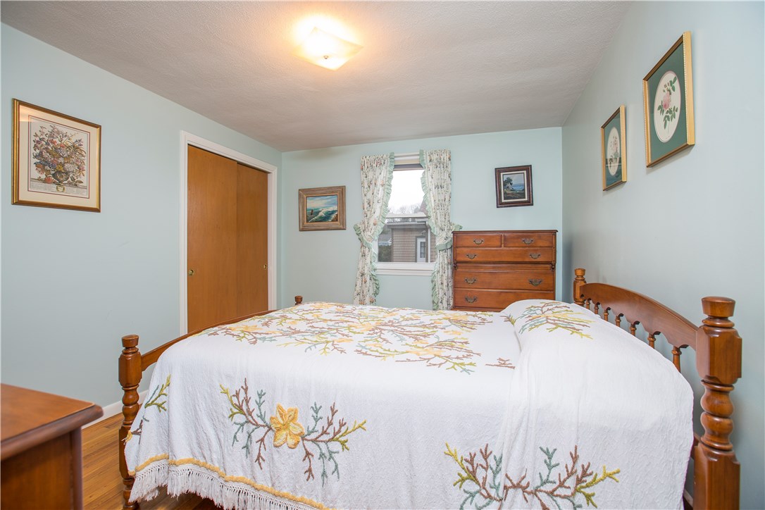 54 Delway Road Cranston, RI 02910 - Photo 12 of 17