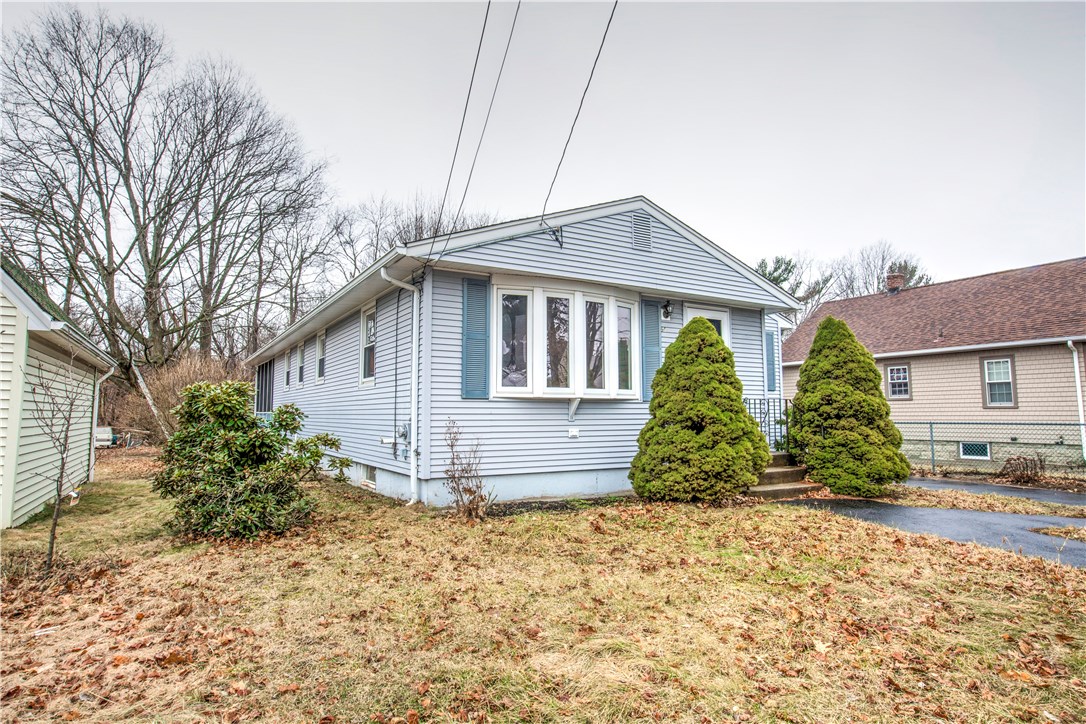 54 Delway Road Cranston, RI 02910 - Photo 2 of 17