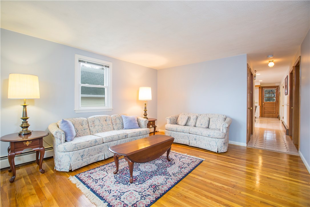 54 Delway Road Cranston, RI 02910 - Photo 6 of 17