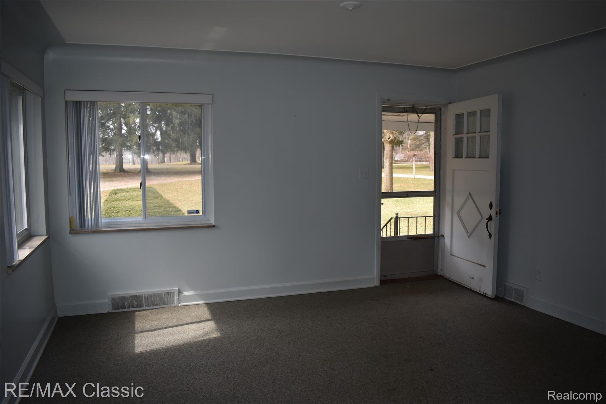 3980 Benstein Road Commerce Township, MI 48382 - Photo 60 of 68 Apt 2 second entrance and family room 14x11