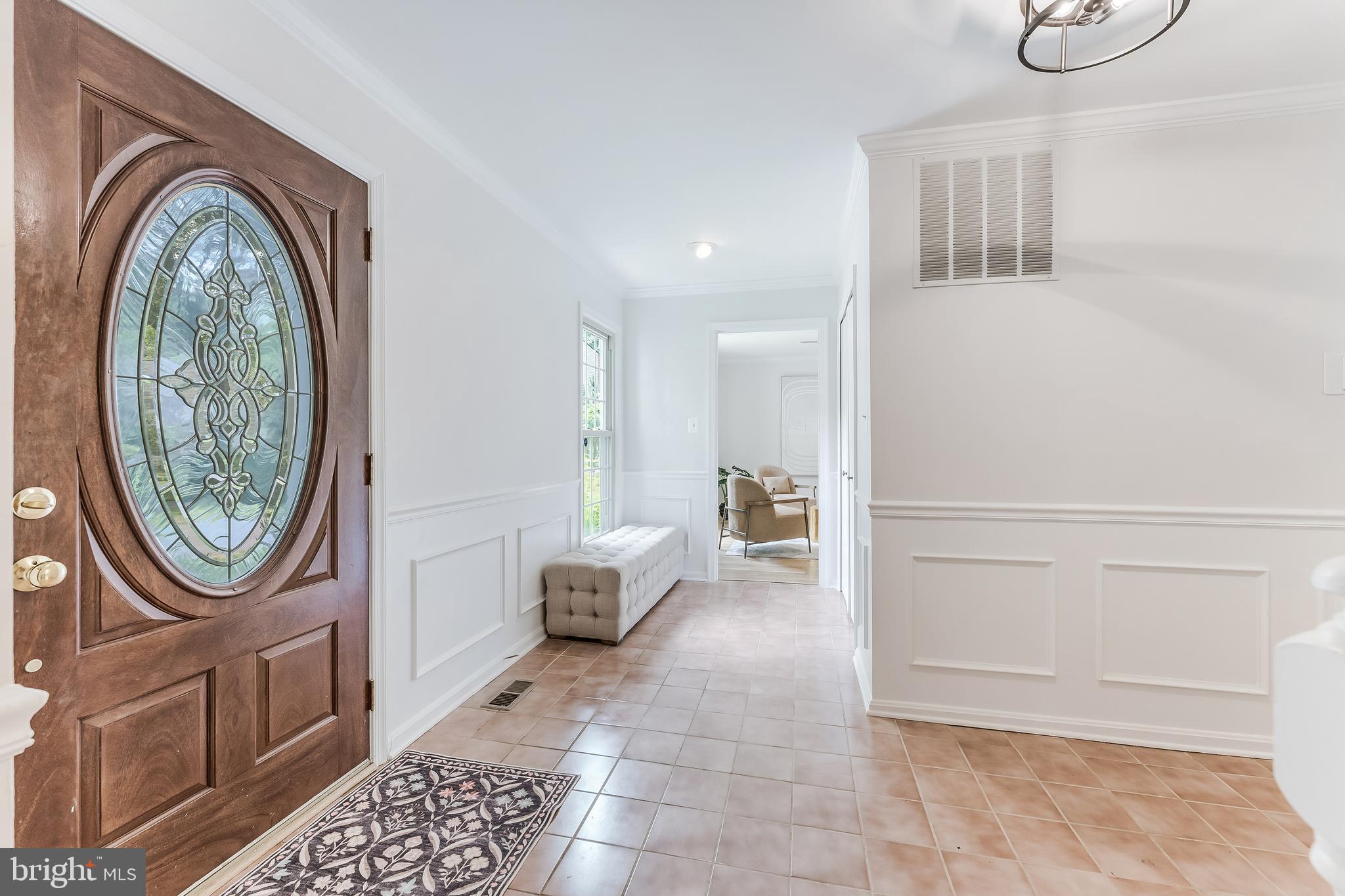 11488 Bingham Terrace Reston, VA 20191 - Photo 5 of 59