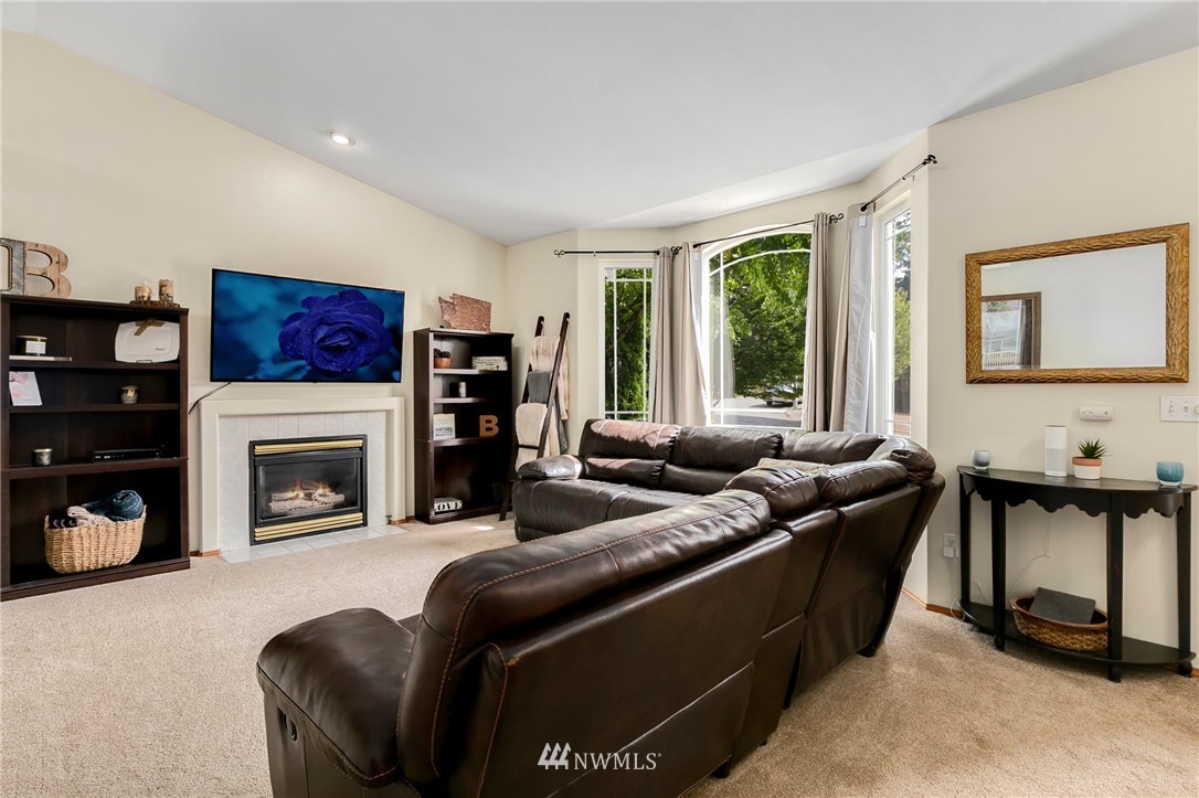 3307 200th Place Southeast Bothell, WA 98012 - Photo 4 of 25