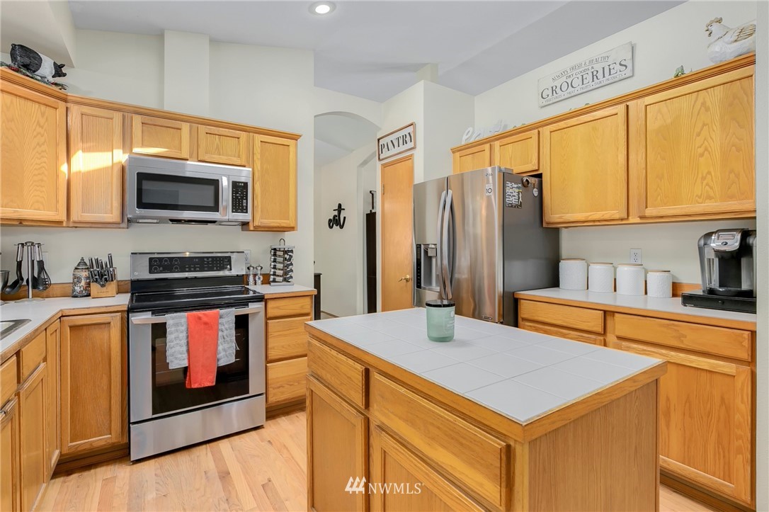 3307 200th Place Southeast Bothell, WA 98012 - Photo 8 of 25