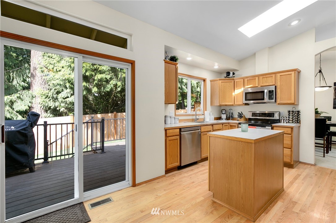 3307 200th Place Southeast Bothell, WA 98012 - Photo 9 of 25