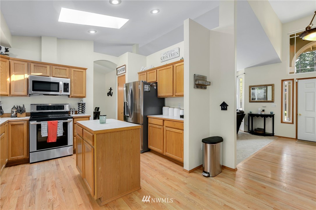 3307 200th Place Southeast Bothell, WA 98012 - Photo 10 of 25