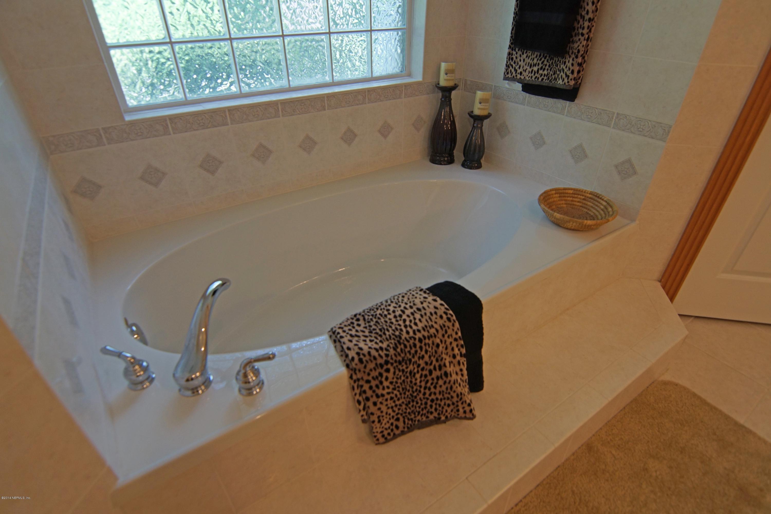 4743 Herton Road Jacksonville, FL 32258 - Photo 20 of 34 Garden Soaking Tub with Tile Surround
