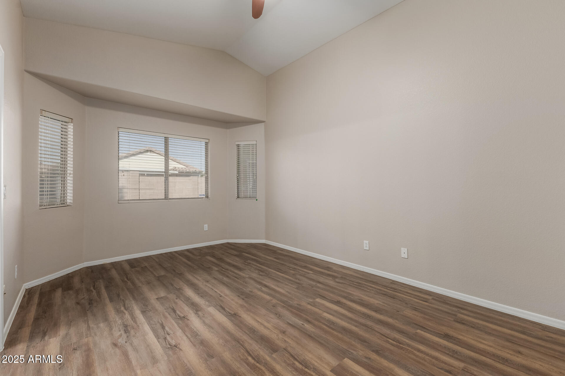 13842 West Bola Drive Surprise, AZ 85374 - Photo 12 of 26 18 Bola