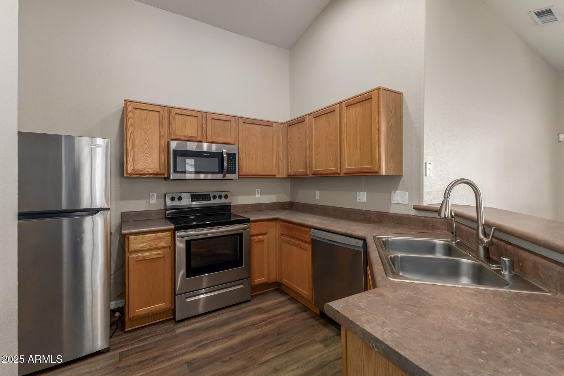 13842 West Bola Drive Surprise, AZ 85374 - Photo 10 of 26 16 Bola