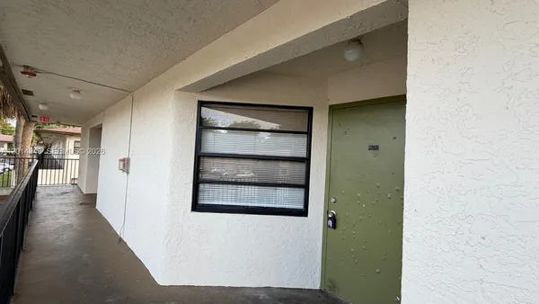 $1,750 | 4010 Lakeside Drive, Unit 4010, Tamarac, FL 33319