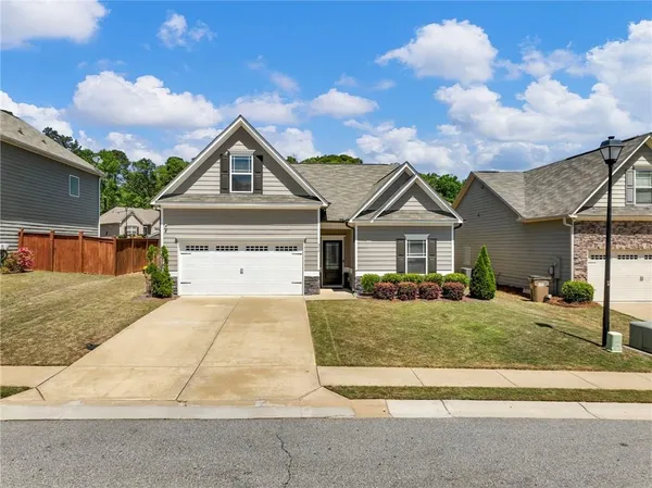 $409,900 | 374 Eagles Blf Way, Hoschton, GA 30548