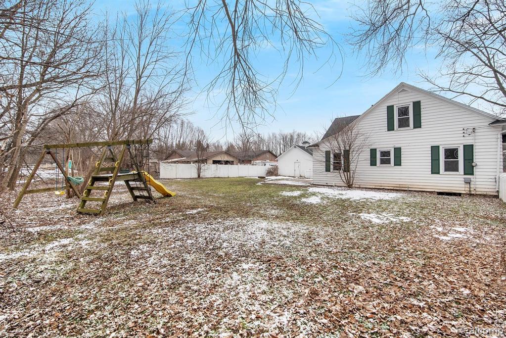 2018 North Seymour Road Flushing, MI 48433 - Photo 27 of 31