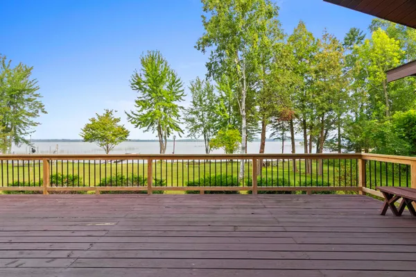 $699,900 | W5790 Point Lane, Crivitz, WI 54114