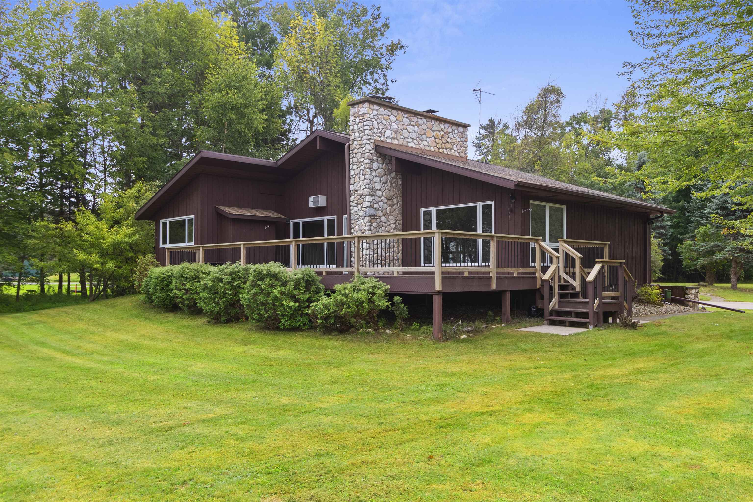 W5790 Point Lane Crivitz, WI 54114 - Photo 3 of 76
