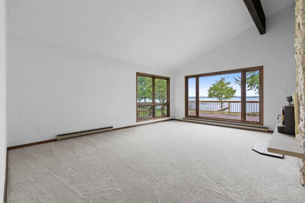 $699,900 | W5790 Point Lane, Crivitz, WI 54114