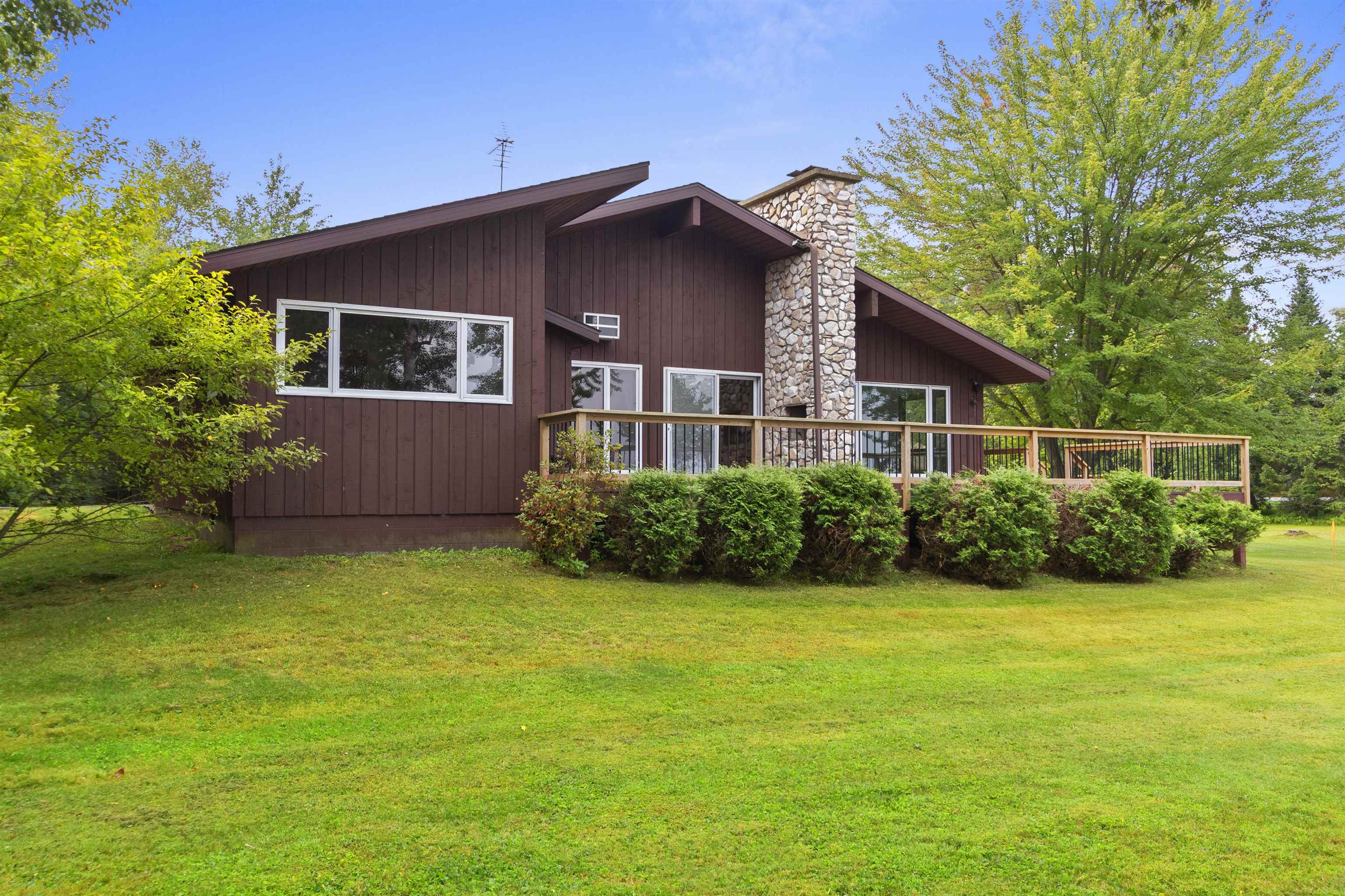 W5790 Point Lane Crivitz, WI 54114 - Photo 6 of 76