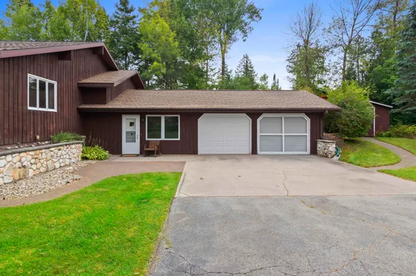 $699,900 | W5790 Point Lane, Crivitz, WI 54114