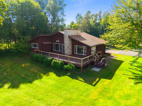 $699,900 | W5790 Point Lane, Crivitz, WI 54114