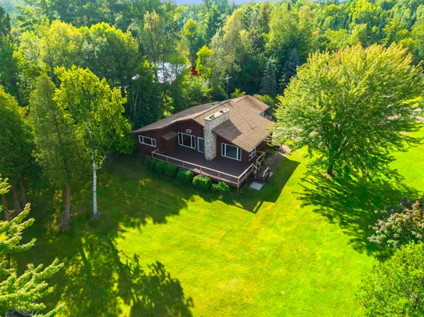 $699,900 | W5790 Point Lane, Crivitz, WI 54114