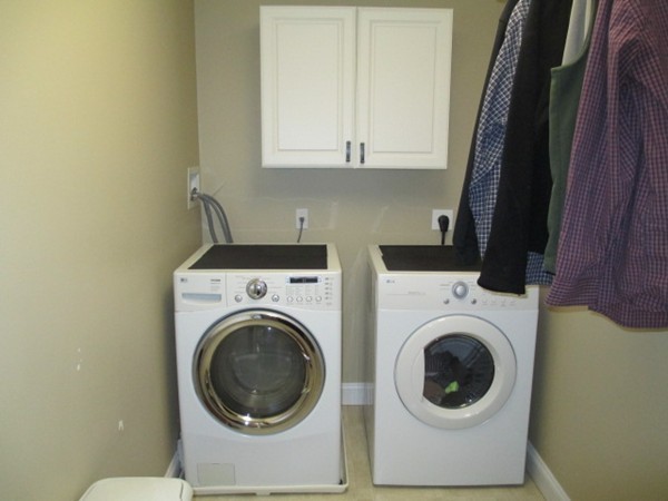 23 Spring Street Rehoboth, MA 02769 - Photo 25 of 27 a utility room with dryer and washer