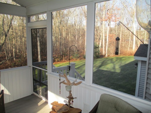 23 Spring Street Rehoboth, MA 02769 - Photo 10 of 27 a bathroom with a bathtub