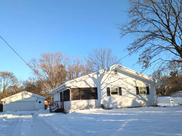 $349,900 | 21W230 Pershing Avenue, Lombard, IL 60148