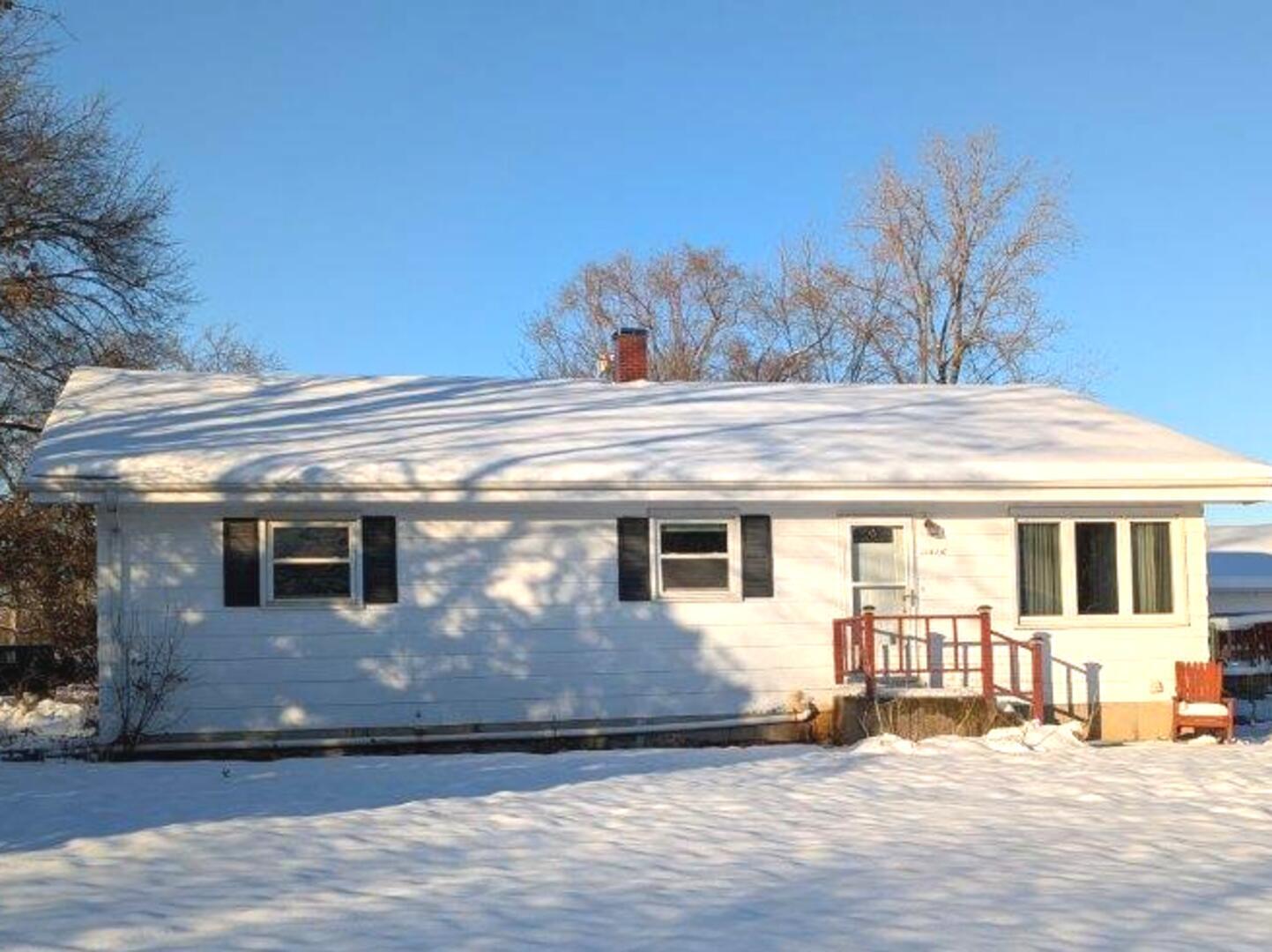 21W230 Pershing Avenue Lombard, IL 60148 - Photo 2 of 41 a view of a house with a large windows