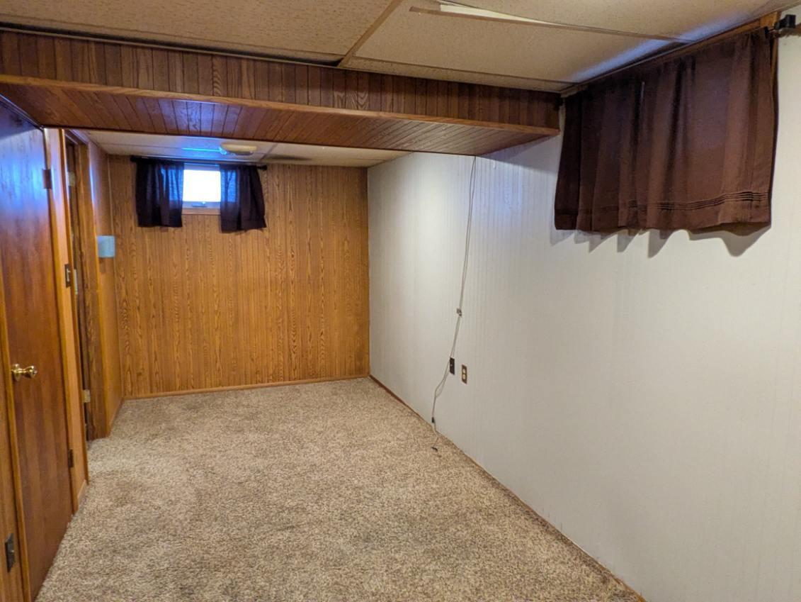 21W230 Pershing Avenue Lombard, IL 60148 - Photo 24 of 41 a view of a livingroom with an oven