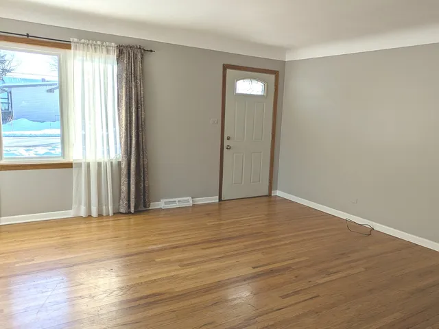 $349,900 | 21W230 Pershing Avenue, Lombard, IL 60148