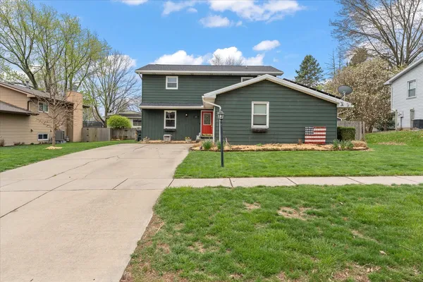 $345,000 | 37 Ashley Lane, Champaign, IL 61820