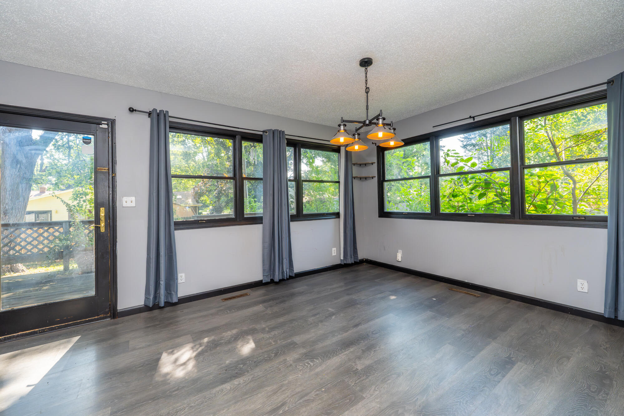 4203 Monica Road Stevensville, MI 49127 - Photo 7 of 28 Dining Room