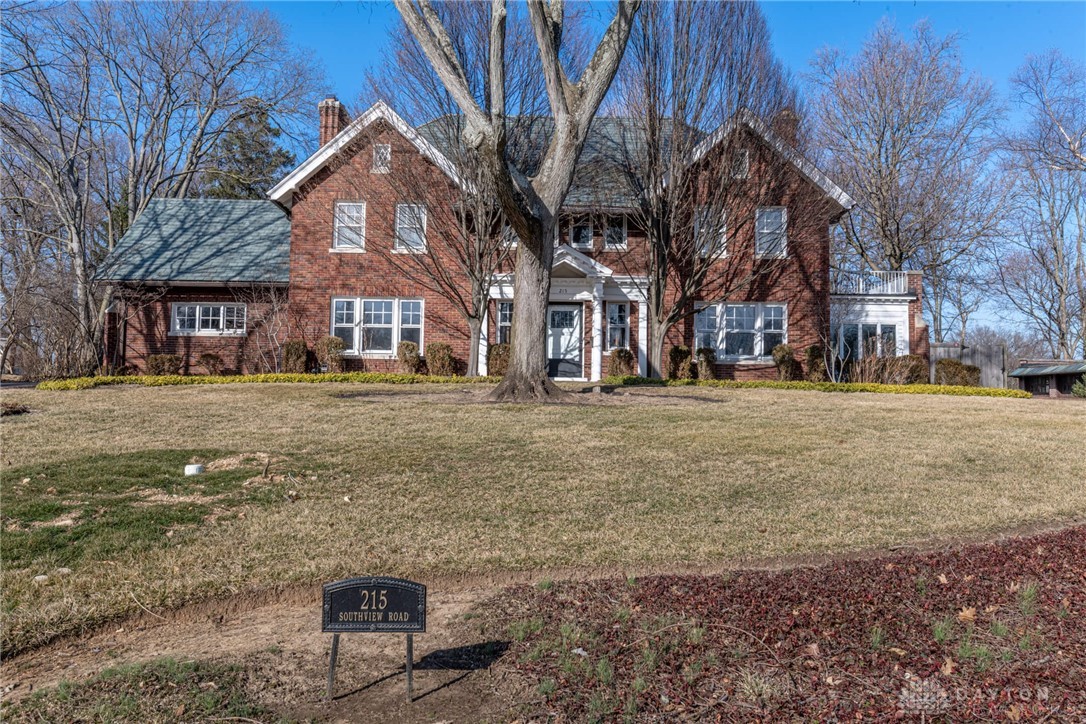 215 Southview Road Dayton, OH 45419 - Photo 1 of 97