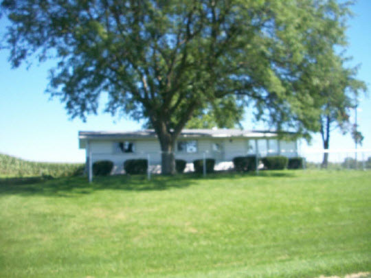 3840 East Winneshiek Road Freeport, IL 61032 - Photo 3 of 9 Gallery Image 3